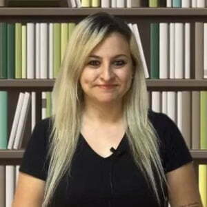 Emel Canpolat Ogrenci Kocu Turkce Ogretmeni