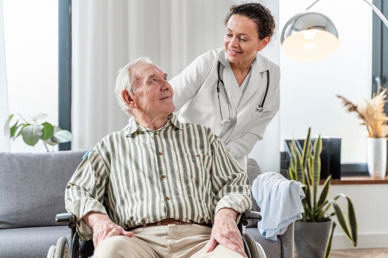 freepicdownloader.com doctor talking senior man indoors medium