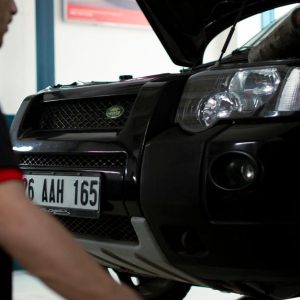 #kapalı, 4x4, adam içeren Ücretsiz stok fotoğraf