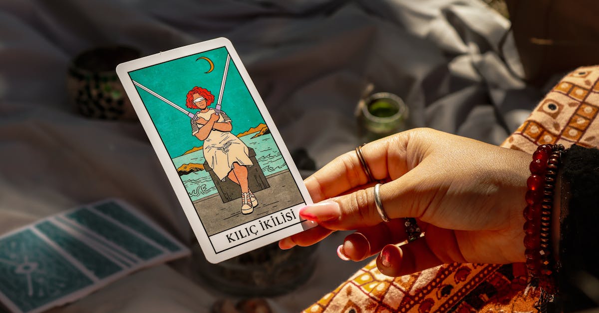 Tarot Eğitimi Sertifikası 1 açık hava, bileklik, bilezik içeren Ücretsiz stok fotoğraf
